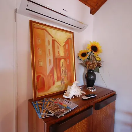 Cuomo By El-pi Tours Apartament *