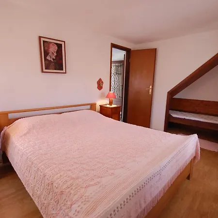 Cuomo By El-pi Tours Malinska