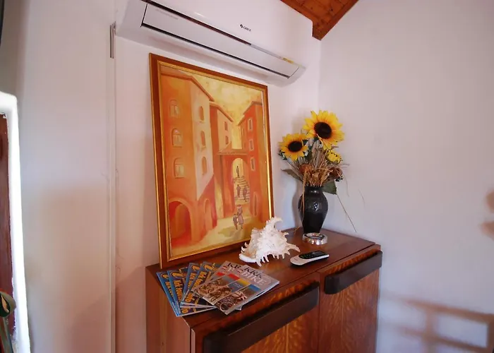 Cuomo By El-pi Tours Apartman *