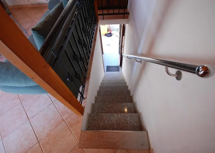 Cuomo By El-pi Tours Apartman *